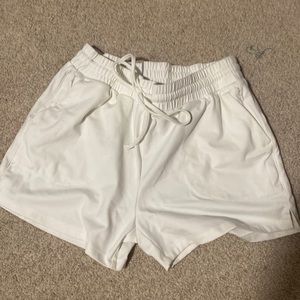 women’s white shorts size s